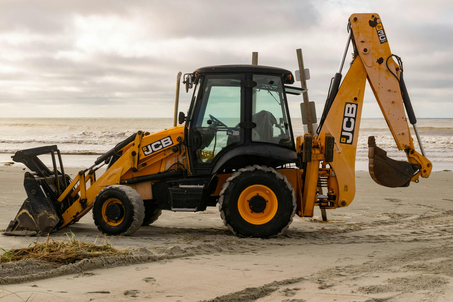 HEAVY EQUIPMENTS