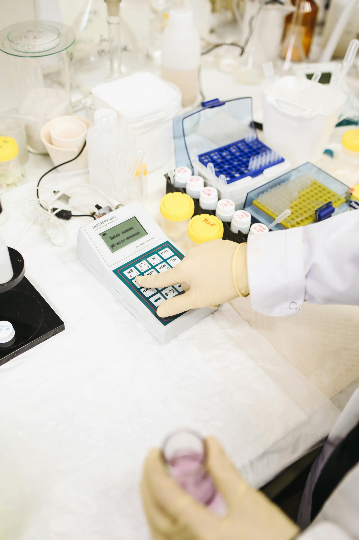 FUEL TEST DEVICES AND CHEMICALS